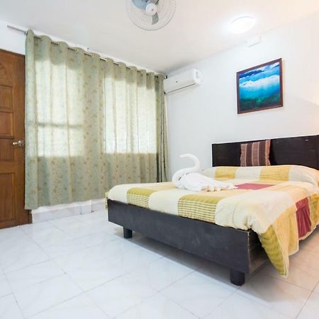 Deparis Beach Resort Balabag  Esterno foto