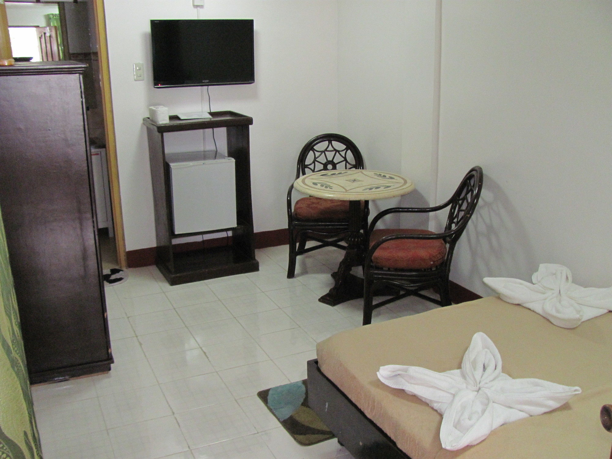 Deparis Beach Resort Balabag  Esterno foto