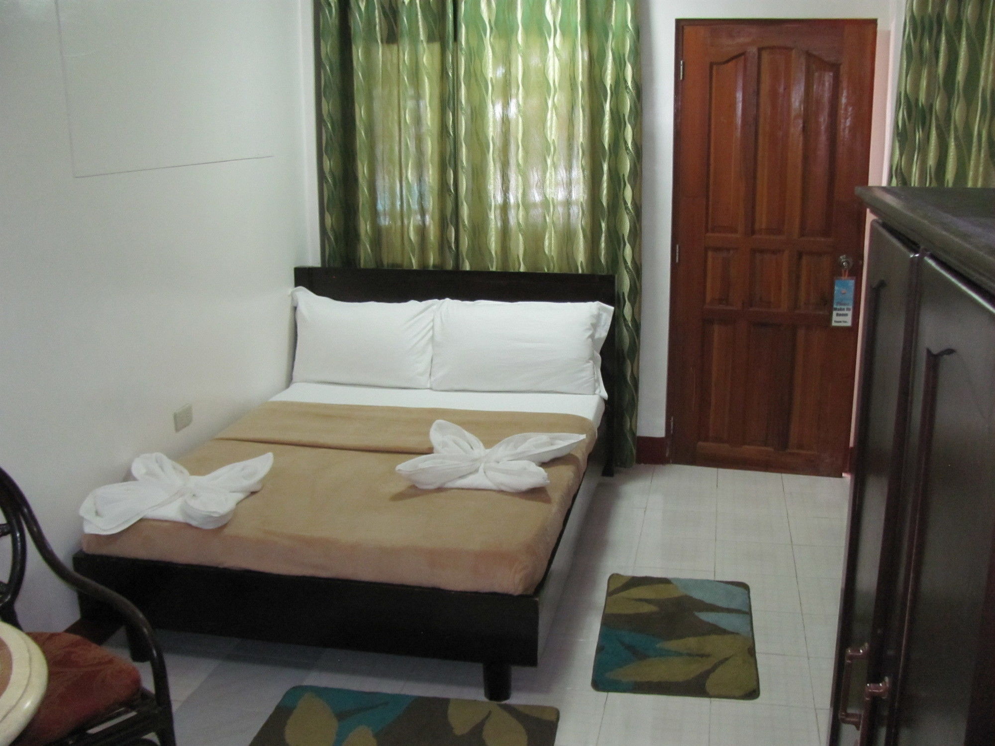 Deparis Beach Resort Balabag  Esterno foto